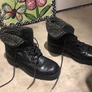 Lace up boots wiSherpa-like lining bought for a winter trip, never wore again.